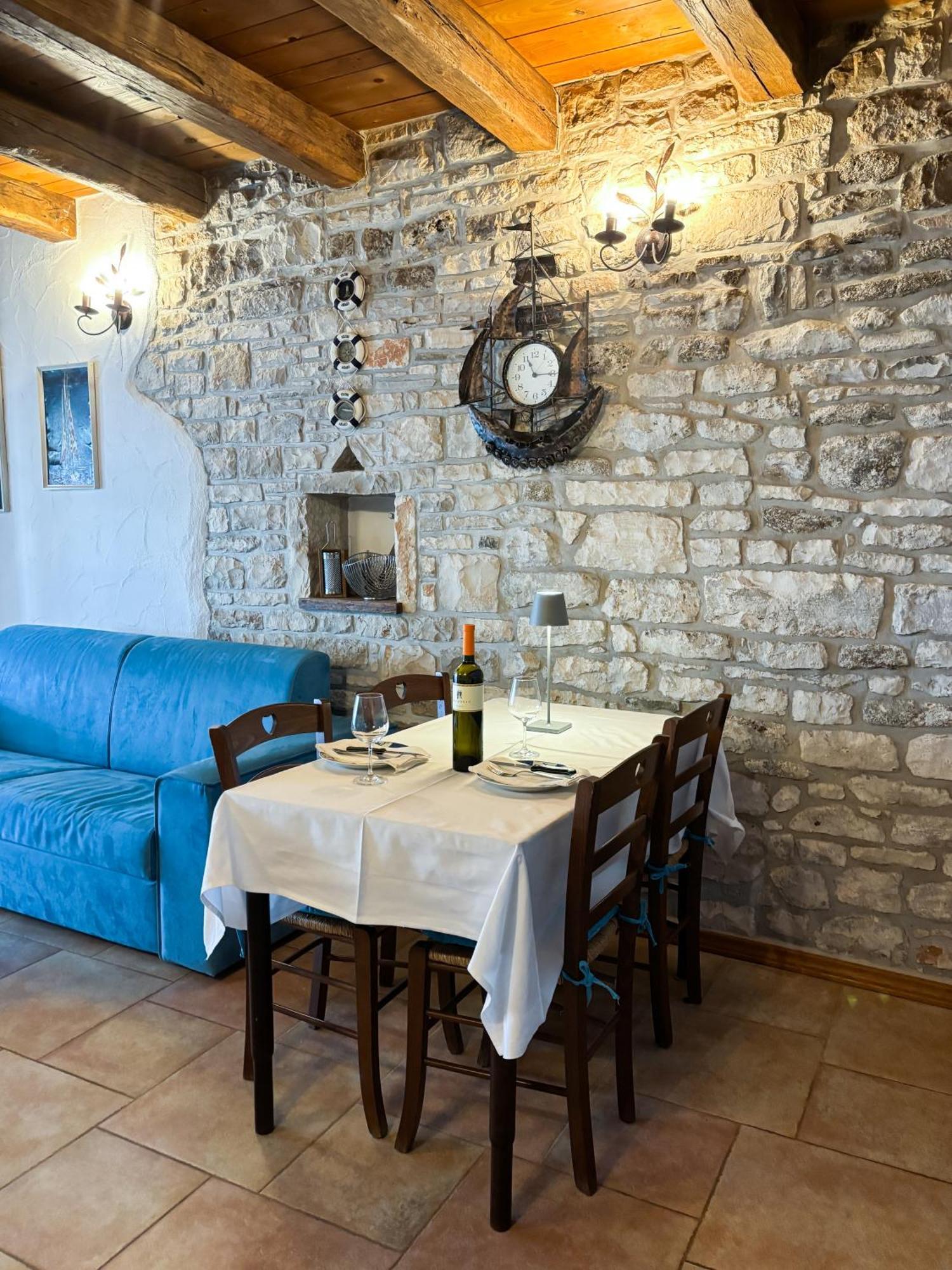 City Center Coastal Escape - Apartments With Sea View Or Cozy Room Novigrad Istria Eksteriør bilde